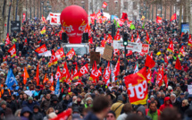 Retraites: moins de grévistes mardi, pour le 3e jour de mobilisation