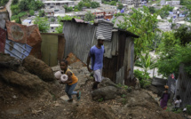 Dans les bidonvilles de Mayotte, la résistance s'organise contre les bulldozers de la préfecture