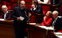 Tollé à l'Assemblée après des bras d'honneur du garde des Sceaux et revers pour Renaissance