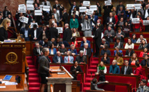 Au Parlement comme dans la rue, la bataille des retraites s'accélère