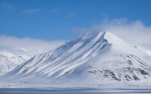 De l'Arctique à l'Antarctique, une course pour sauver la mémoire du climat