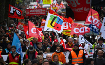 Retraites: Jour J au Conseil constitutionnel, Macron invite les syndicats