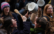 L'allocution d'Emmanuel Macron accueillie par des concerts de casseroles