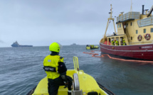 Arctique: 11 Français secourus après l'échouage d'un navire