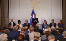 Emeutes: Macron annonce une loi d'urgence pour la reconstruction