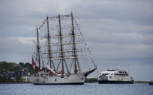 La marine péruvienne en escale à Papeete