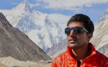 Un alpiniste pakistanais nettoie le K2 en hommage à son père disparu