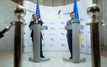 Ukraine: les Etats-Unis vont fournir des munitions controversées à Kiev, Moscou dénonce l'"inhumanité" de Washington