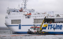 Ferry échoué en Suède: le nettoyage du gazole pourrait prendre un an