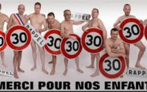 Doubs: onze élus nus affichés à l'entrée d'un village pour faire ralentir les voitures