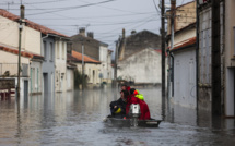 Inondations: la Charente atteint son pic avant une lente décrue jusqu'à Noël