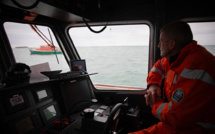 Bretagne: évacuation de l'équipage d'un cargo en difficulté