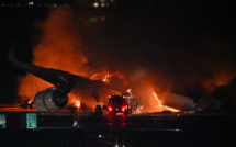 Probable collision entre deux avions à l'aéroport de Tokyo-Haneda