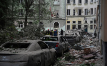 L'Ukraine reconnaît une situation "extrêmement complexe" sur le front