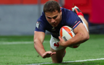 "Arrêter l'homophobie" dans le rugby: Antoine Dupont s'engage en Une de "Têtu"