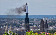 L'incendie sur la flèche de la cathédrale de Rouen est éteint