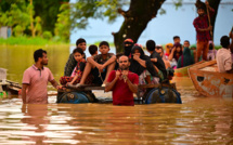 "Tout est sous l'eau" : le bilan des inondations au Bangladesh s'alourdit