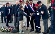 Un hommage aux Tamarii volontaires sous l'Arc de Triomphe