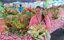 Le centre-ville de Taravao fleuri pour la Toussaint