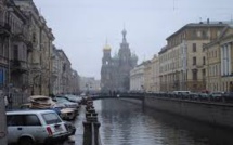 Russie: un piéton touche sa voiture, il le jette dans le canal