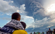 Indonésie: nouvelle journée d'éruption pour le volcan Lewotobi Laki-Laki