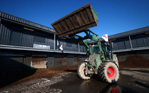 Craignant pour leur survie, les agriculteurs sortent à nouveau de leur ferme