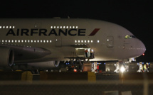 Une alerte à la bombe fait poser un vol Air France Los Angeles-Paris, des Polynésiens à bord
