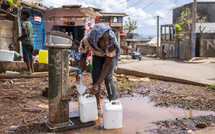 A Mayotte, la colère des habitants toujours privés d'eau et d'électricité