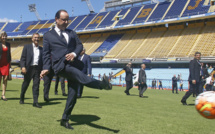 Argentine : Hollande marque un but au stade de la Bombonera  (sans gardien )