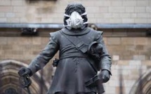 GB: un masque sur des monuments londoniens pour dénoncer la pollution