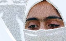 Indonésie: il s'évade de prison en hijab et maquillé
