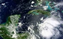 La tempête Earl devient un ouragan, menace l'Amérique centrale